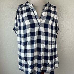 NWT Dip V Neck Top Size 2XL